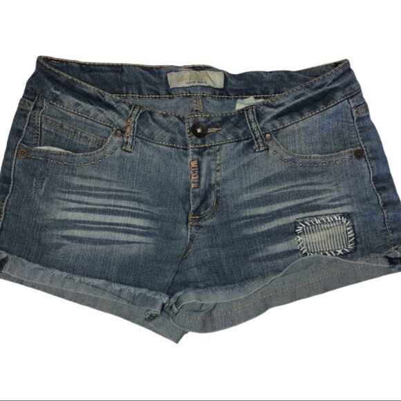 True Soulmate Jean Shorts - Picture 1 of 8